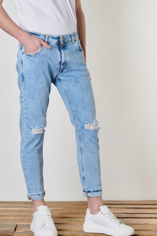 Schmal geschnittene Jeans mit Stofftasche